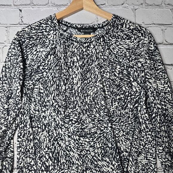 Athleta Ultimate Train Black White Print Long Sleeve Crew Neck Top Size Small - Picture 2 of 10
